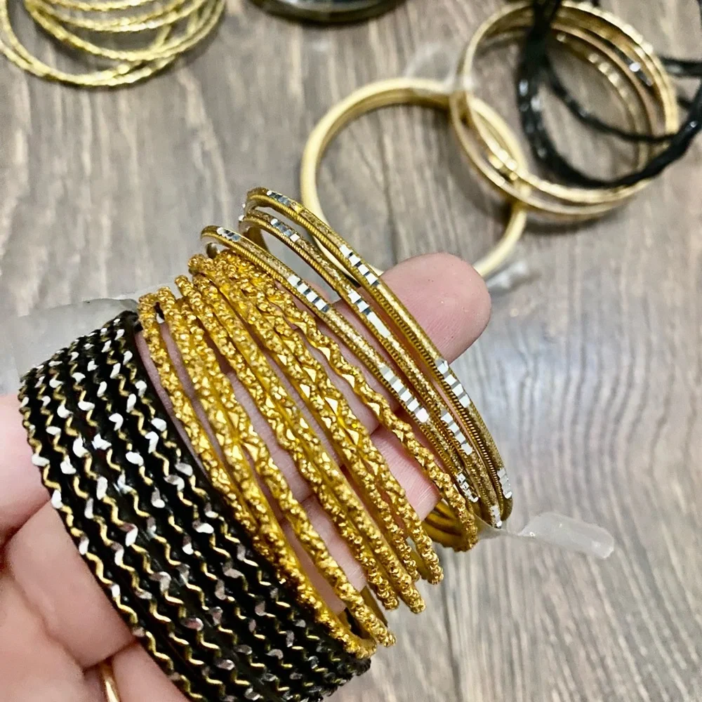 Metal bangle bracelets - Picture 2 of 2